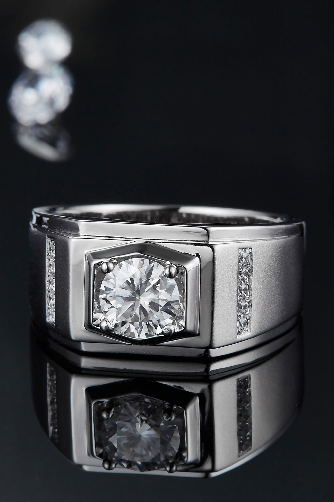 Apex moissanite Ring