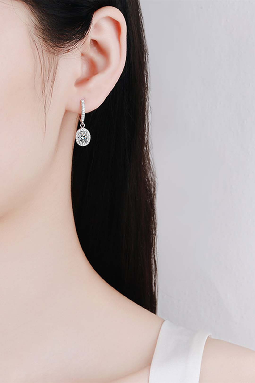 Beatrice's Dangles solitaire earring