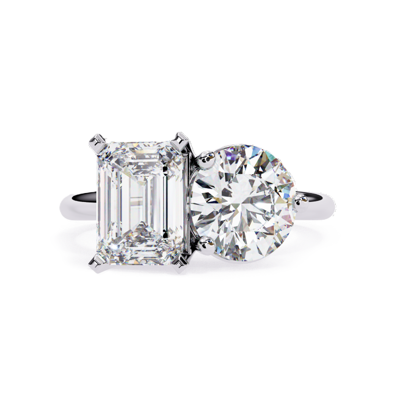 Radiant and Round solitaire toi et moi ring